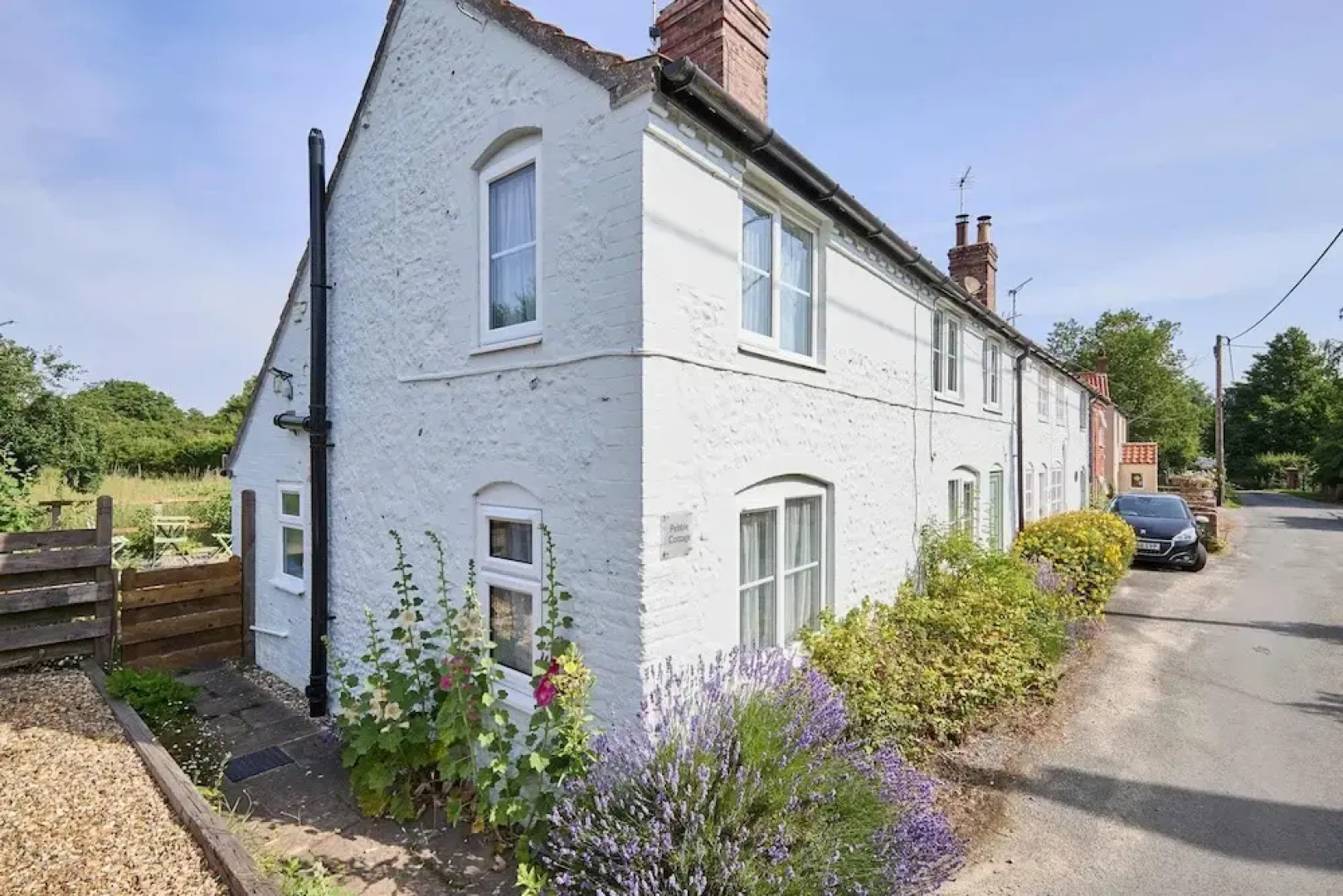 Host Stay Pebble Cottage
