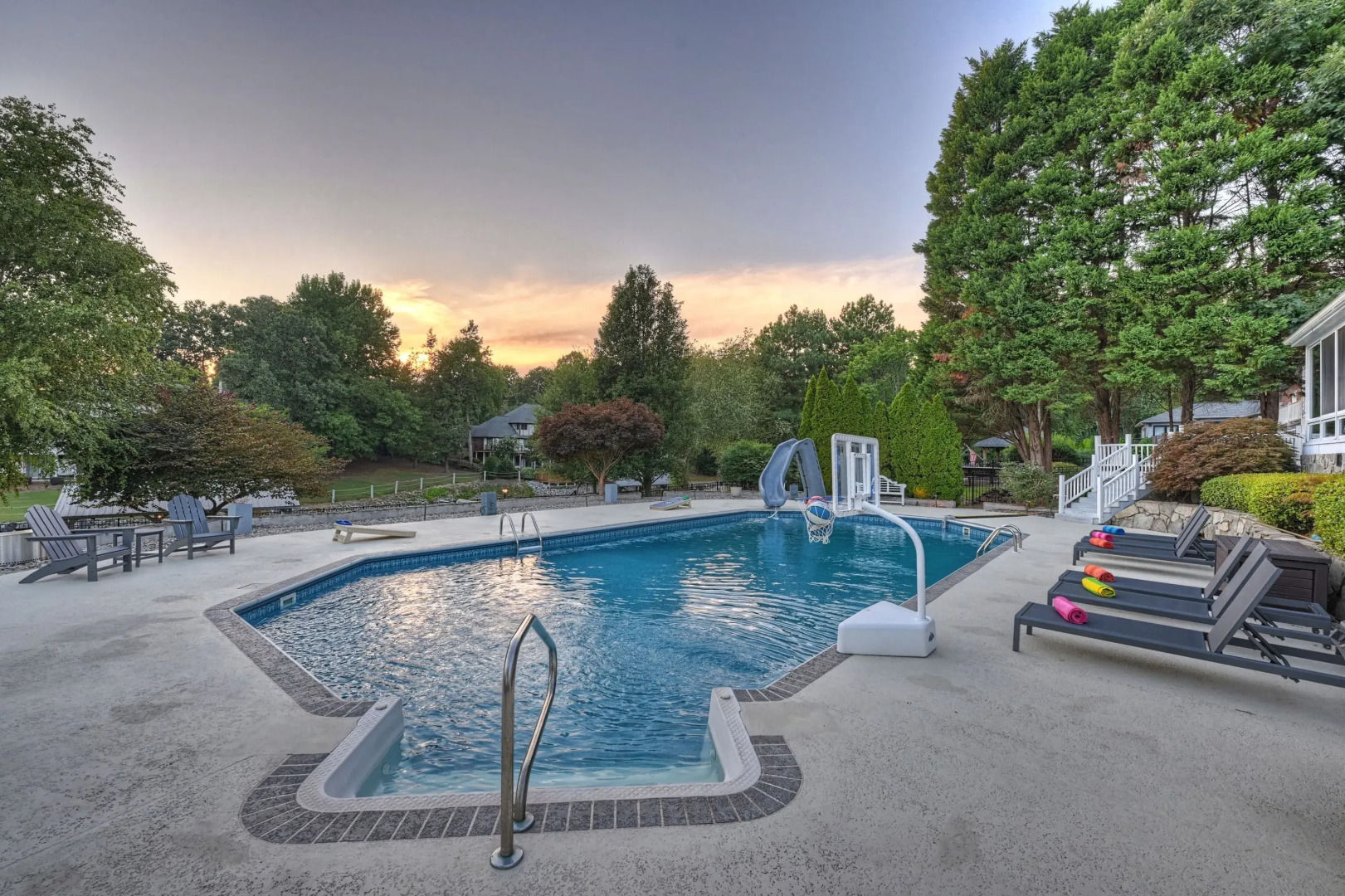 Sip, Sip Away by Avantstay Pool + Hot Tub