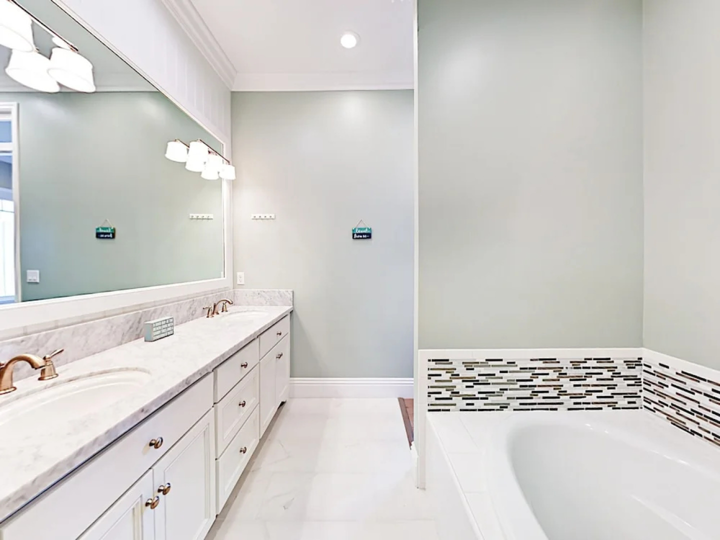 3625 Sunset Home 3 Bedrooms 2.5 Bathrooms Home