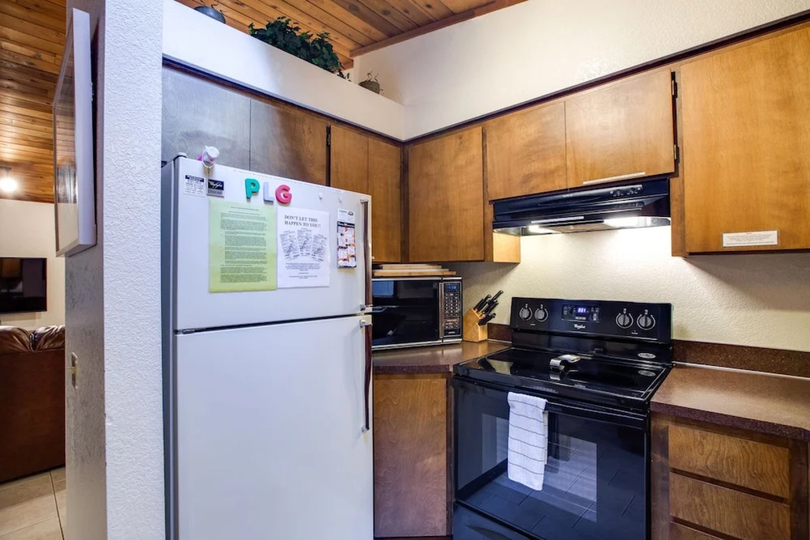 Mt. Baker Lodging Cabin 23 – Hot Tub, WiFi, Sleeps 6! by MBL