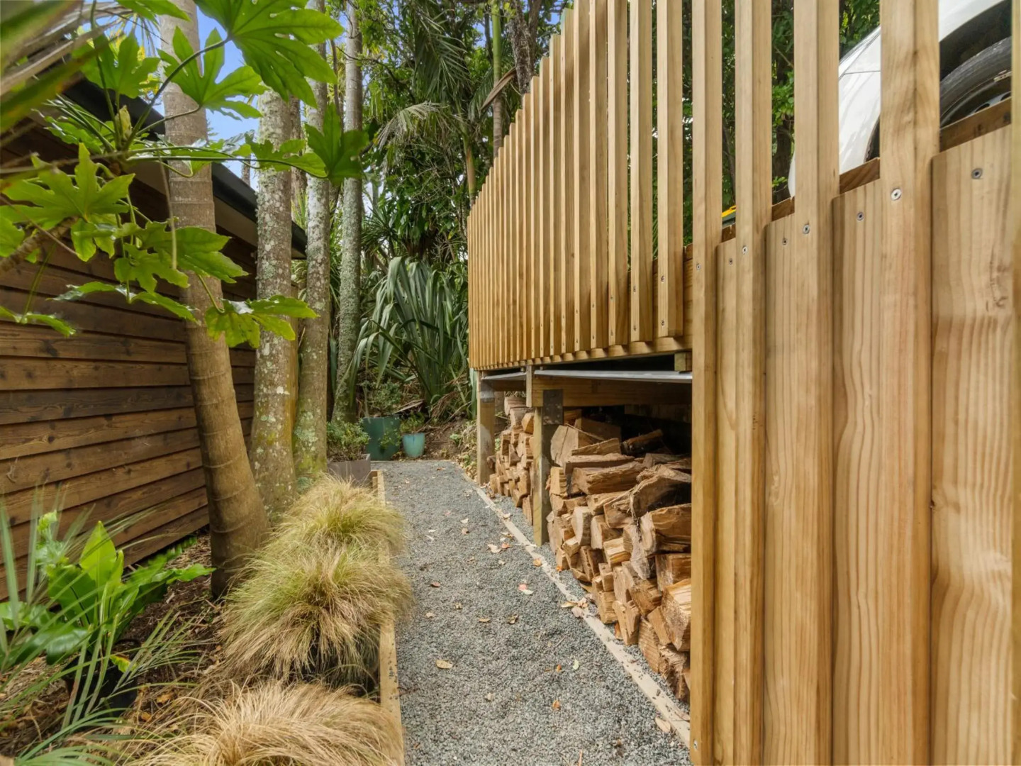 Perfectly Piha - Piha Holiday Home