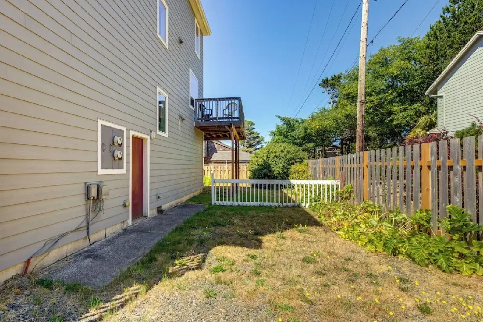 Walk to Shore: Home w/ Deck in Rockaway Beach!