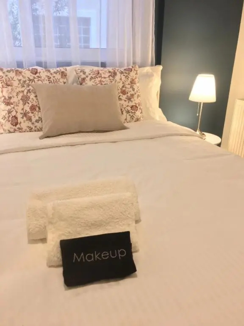 Elegant Glyfada Apartment-private Garden-Near METRO