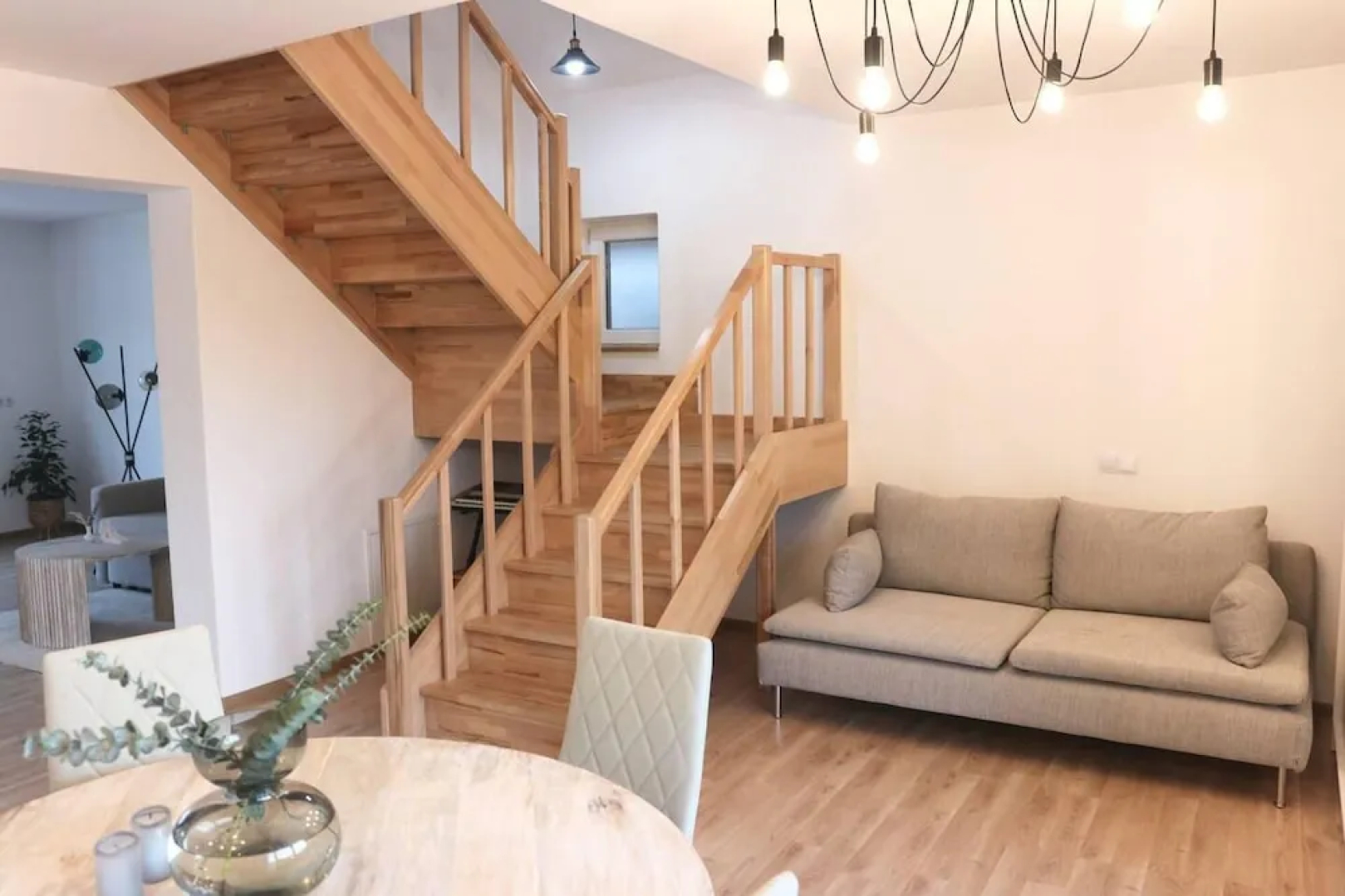 Impeccable 2-bed House in Albești