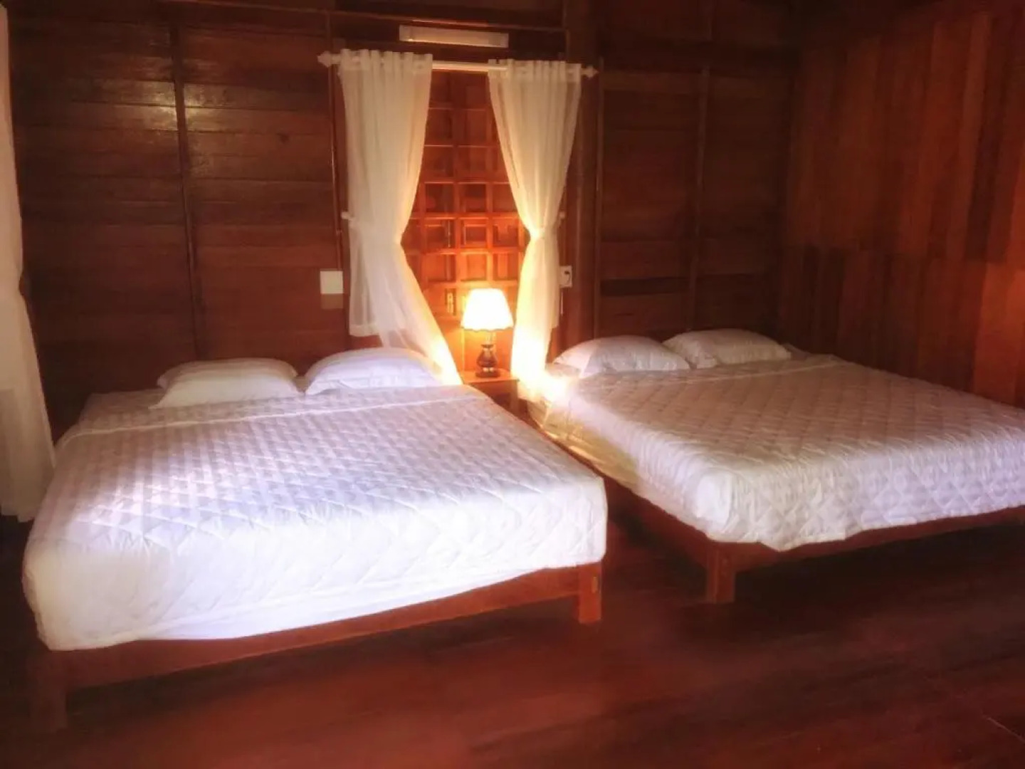 Rooster Mekong Garden & Villas