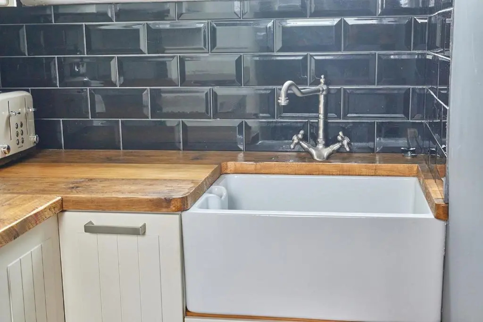 Host Stay The Old Courtroom Flat