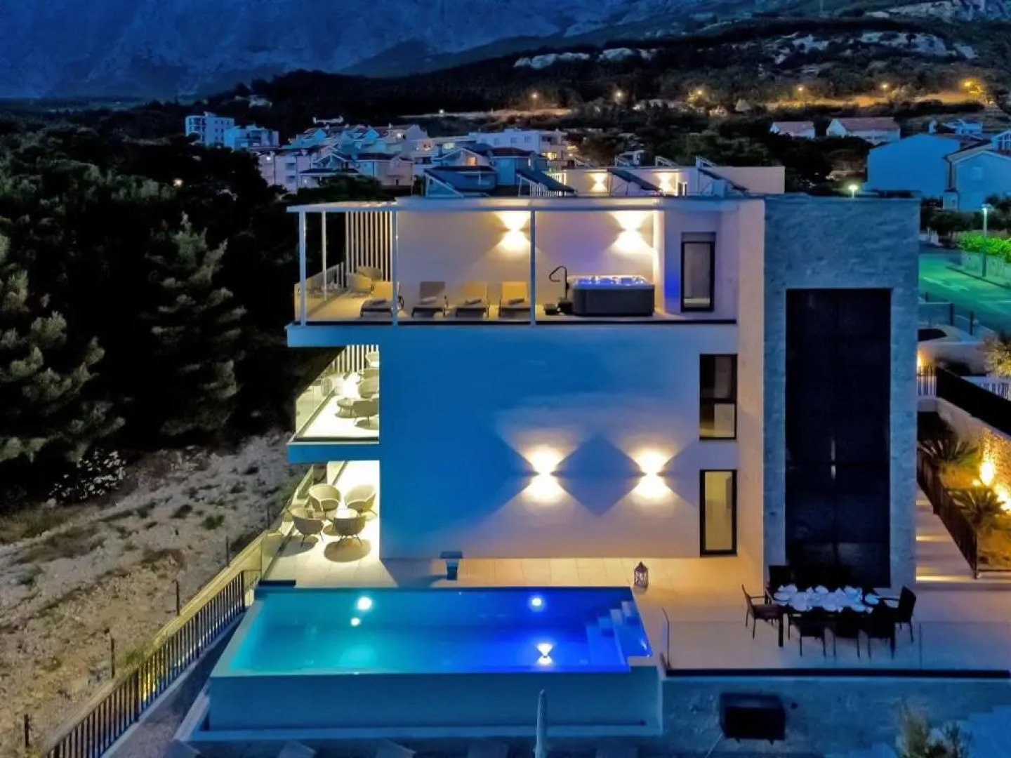 Luxury Villa Delight I Promajna with pool, gym, sauna and jacuzzi