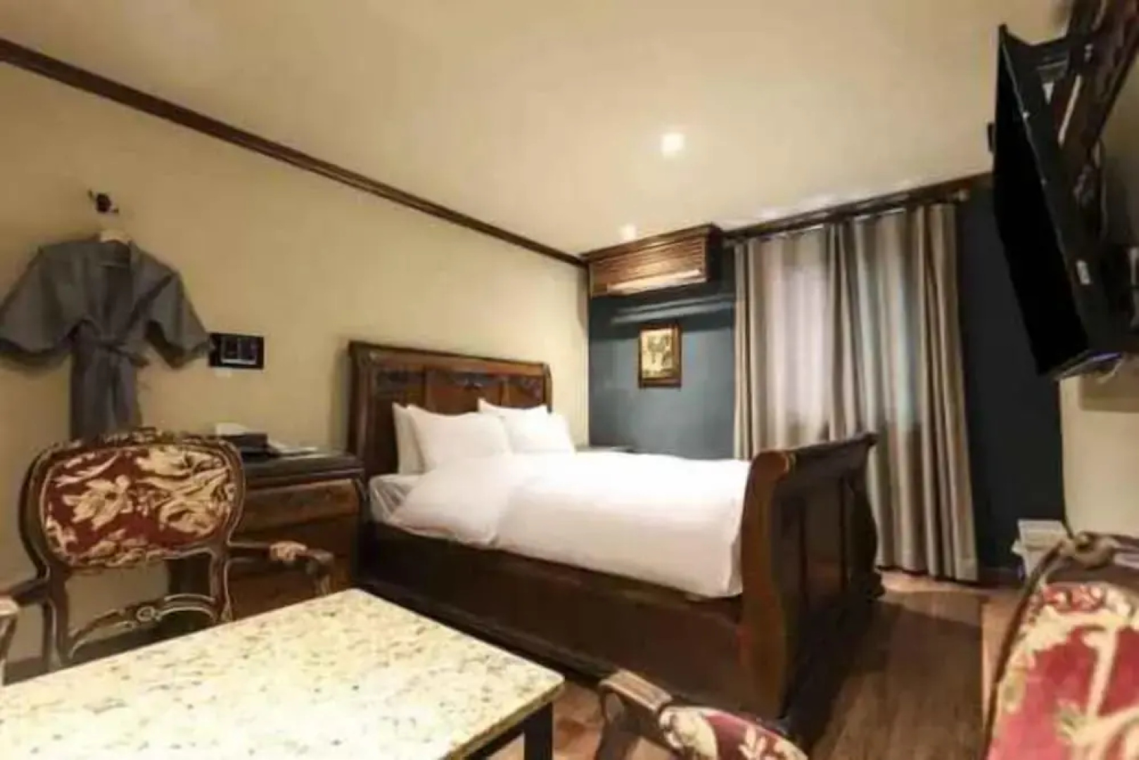 Kayla Hotel