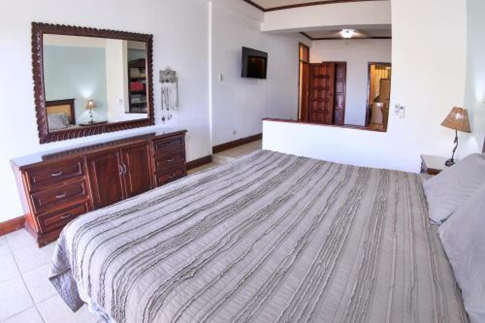 Ocean View - Fully Furnished Studio Perfect for Couple