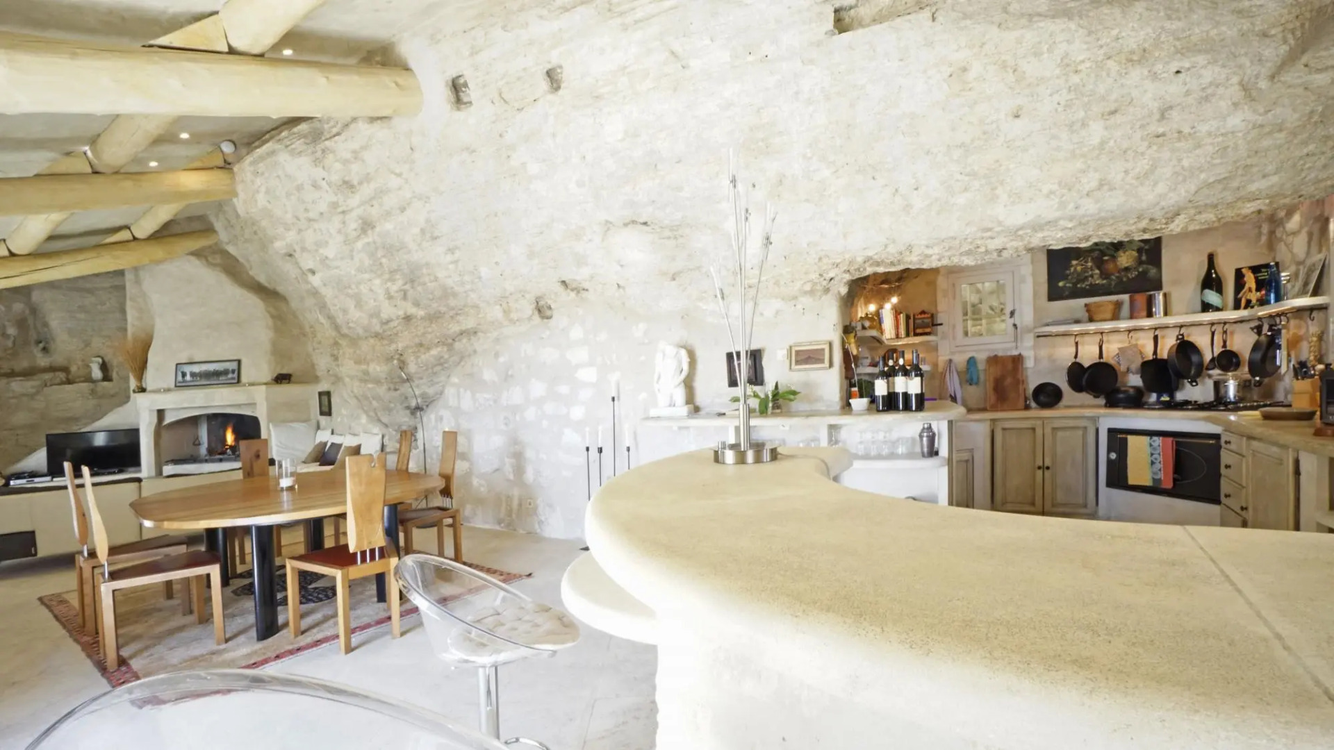 Le Dernier Chateau - Architect's Stone Villa & Pool in Picturesque Les Baux-de-Provence, 5 Bedrooms