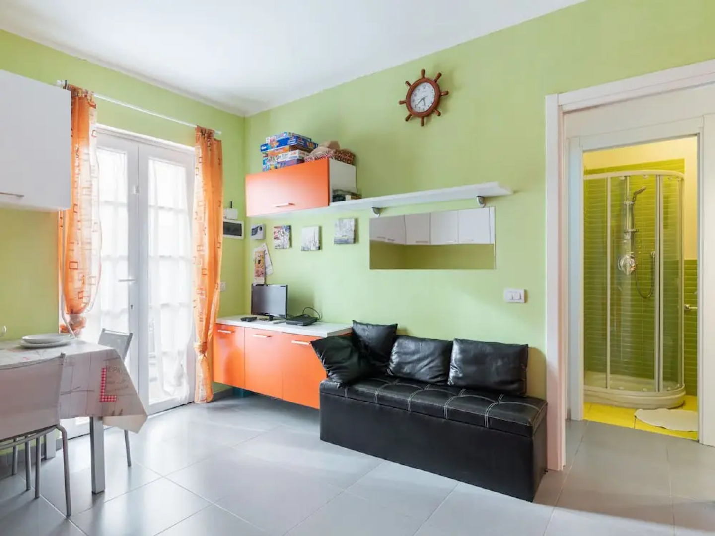 Graceful Holiday Home in Magliolo With Swimming Pool