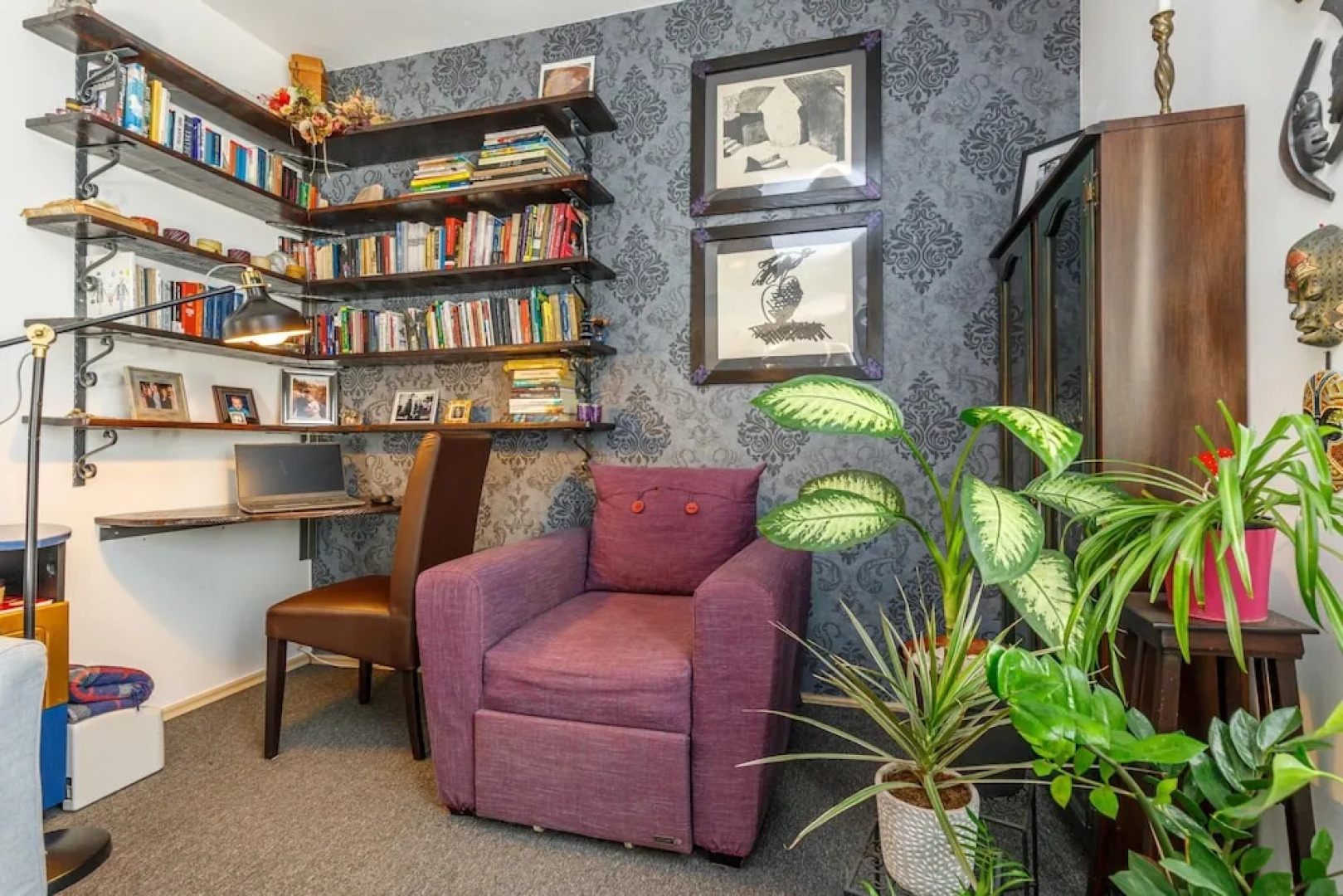 Cozy Home With Private Garden