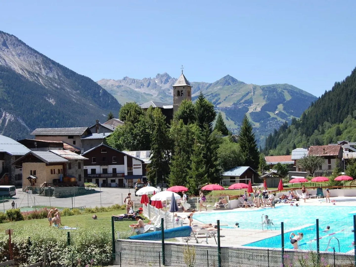10-pers. Holiday Home With Sauna Near Center of Champagny
