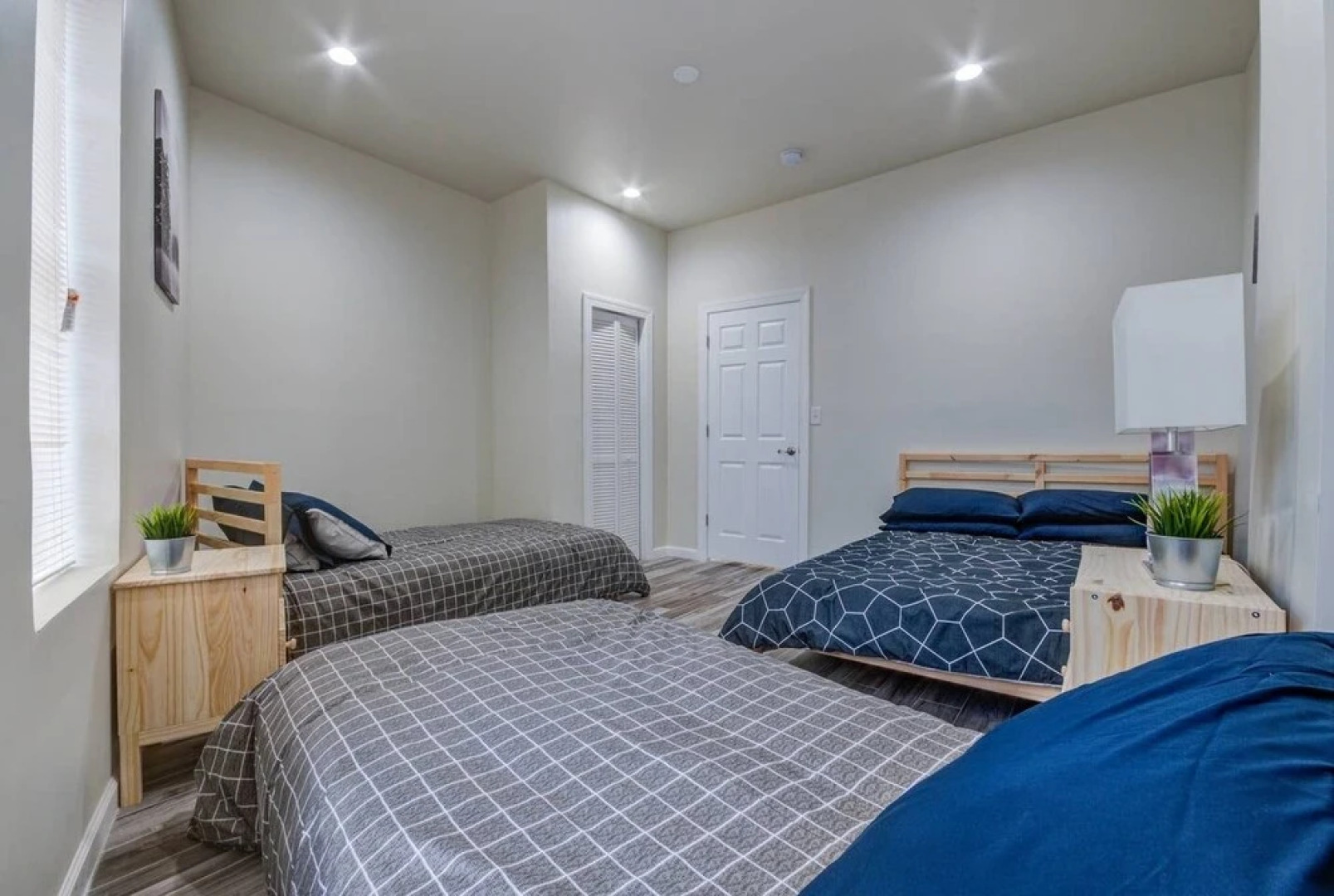 Huge 2 condos by JSQ Path 15 Mins to NYC