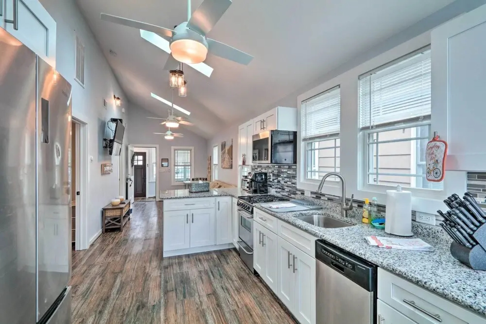 Beach Retreat w/ Bbq, Patio & Outdoor Shower!