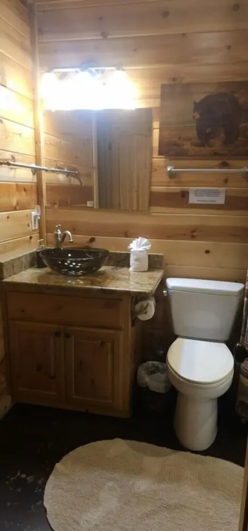 Shine on Harvest Moon With Private Grill and Hot Tub by Redawning