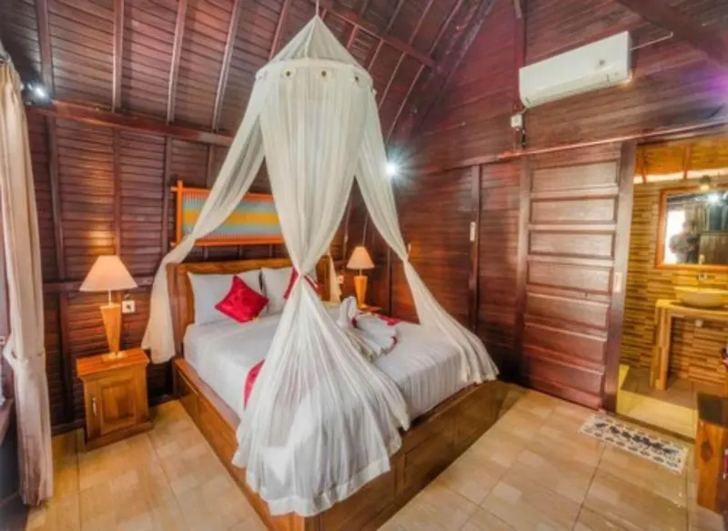 Hotra Hill Cottage by ZUZU