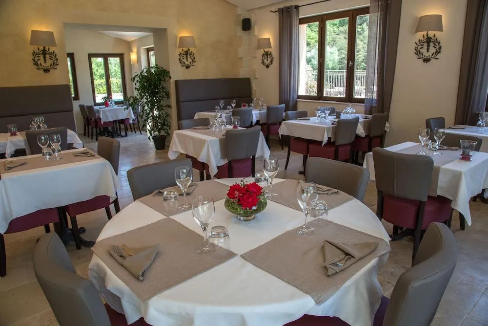 Domaine Ribiera, Hotel 5 Etoiles, SPA & Golf - Forcalquier