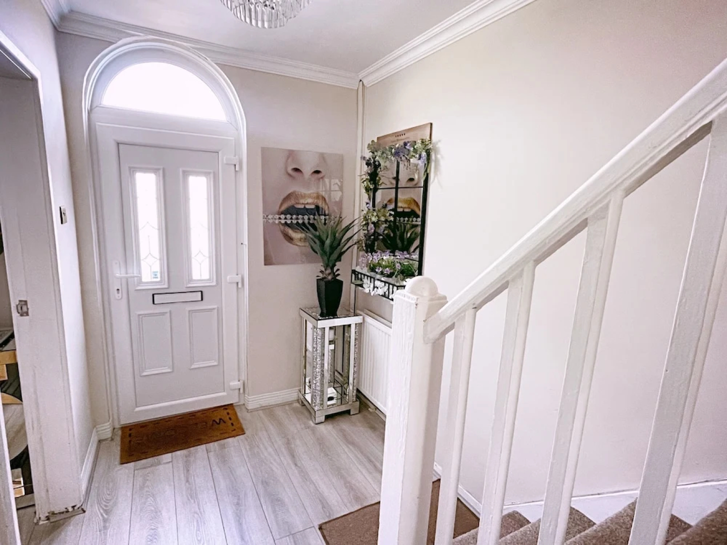 The Serene Stays - 3 Bed Home in Oldham Manchester
