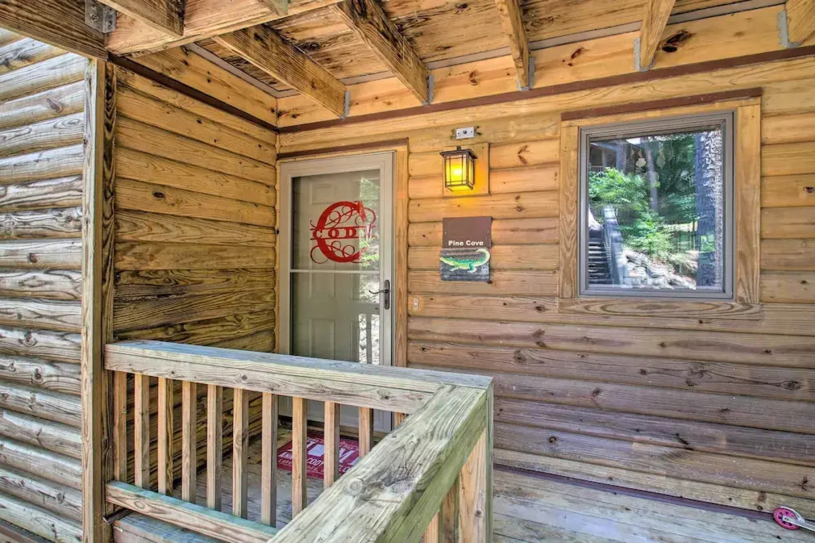 Mount Ida Condo w/ Balcony + Resort Amenities