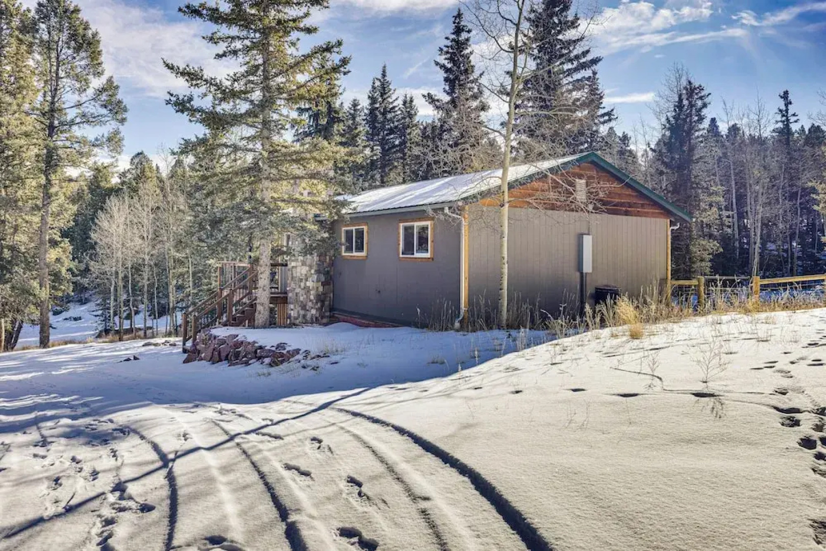 Pet-friendly Florissant Cabin w/ Fire Pit!