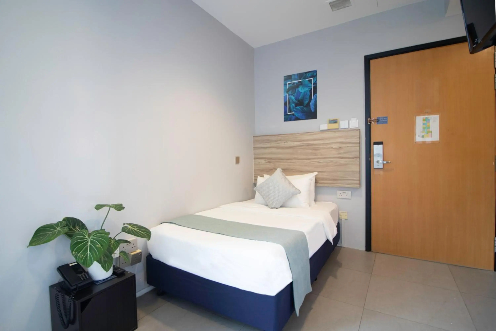 Victoria Hotel, a NuVe Group Collection