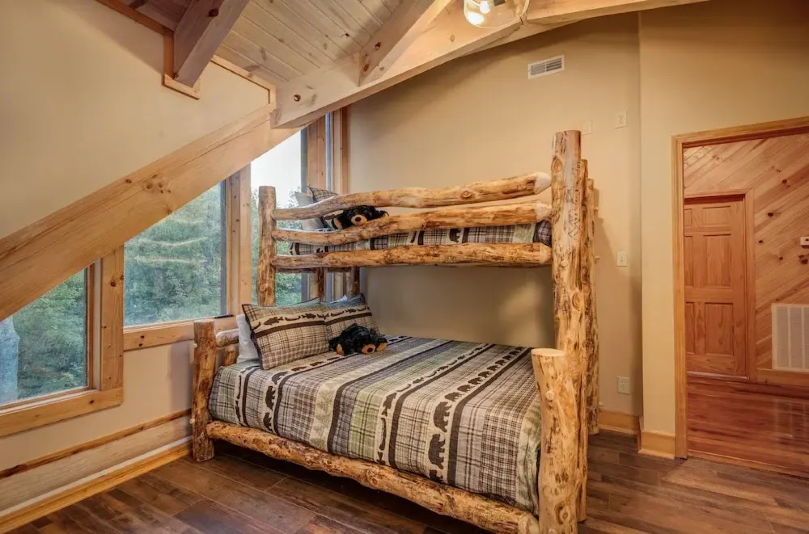 Tanglewood Mountain Lodge 8 Bedroom Residence by RedAwning