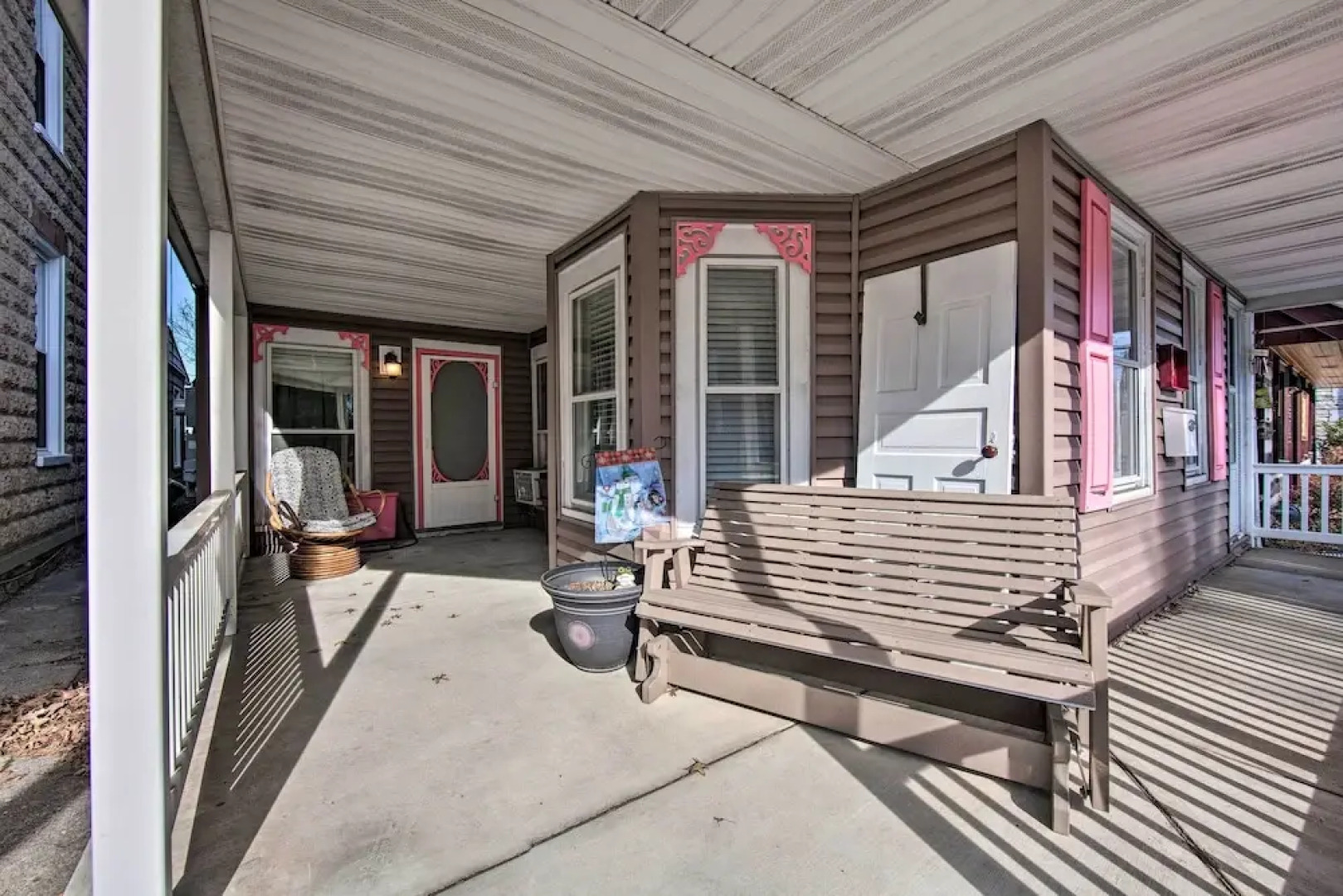 Central Hummelstown Apt: 4 Miles to Hershey Park!