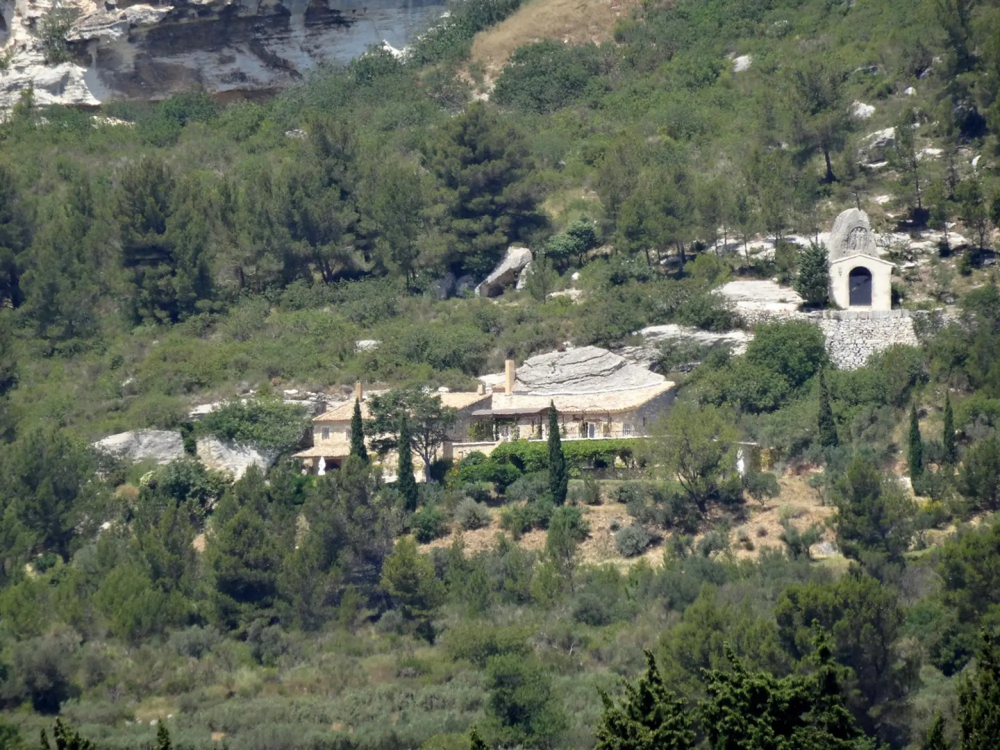 Le Dernier Chateau - Architect's Stone Villa & Pool in Picturesque Les Baux-de-Provence, 5 Bedrooms