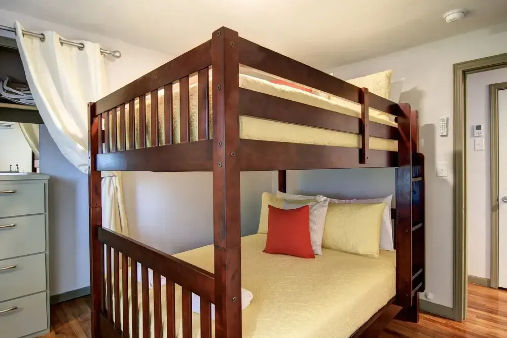 Simons Town 6031rpc 3 Bedroom Home by RedAwning