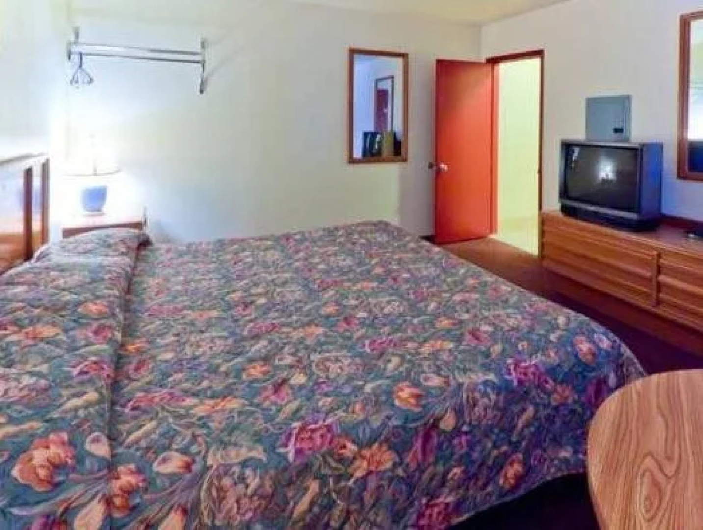 Budget Inn and Suites
