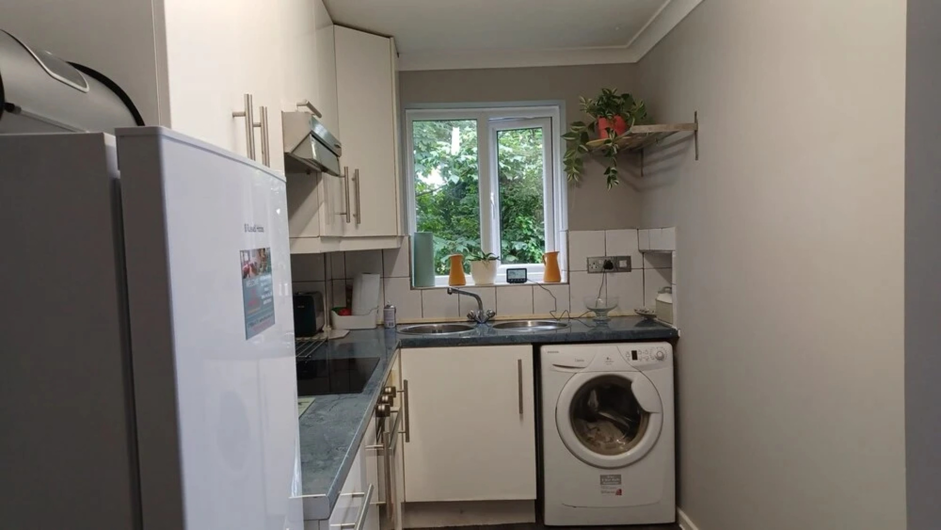 MALTING-GREEN DOOR-One Bedroom Apartment