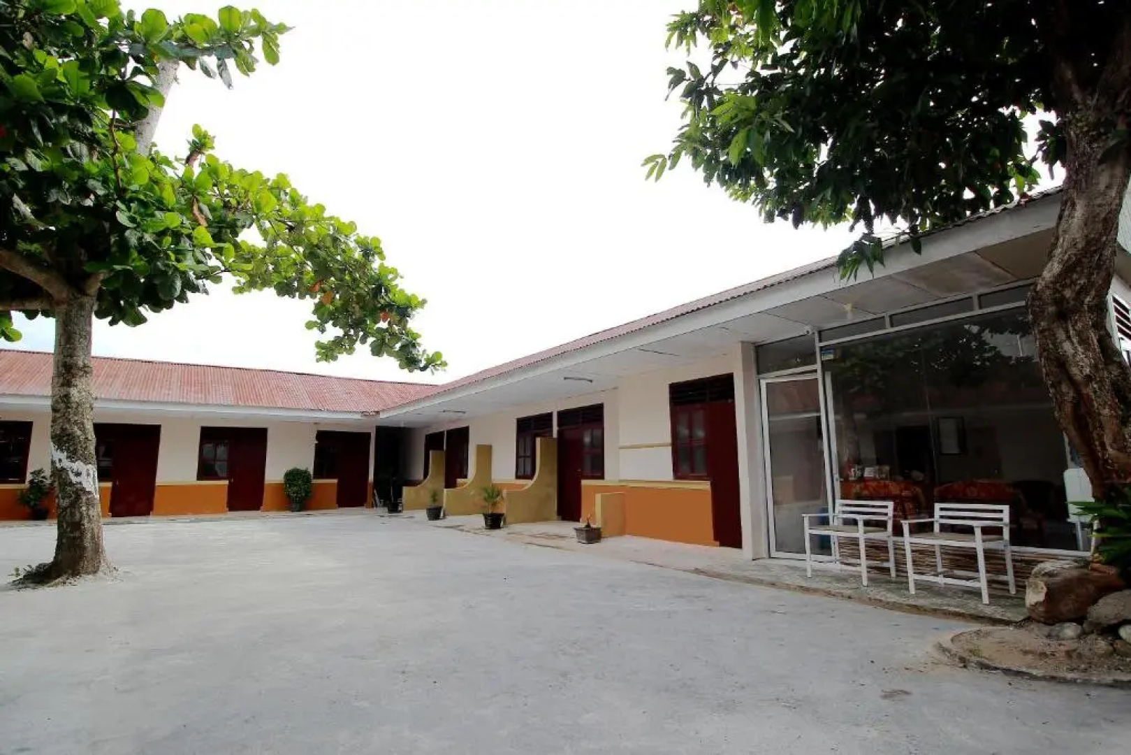 OYO 2647 Anissa Guest House