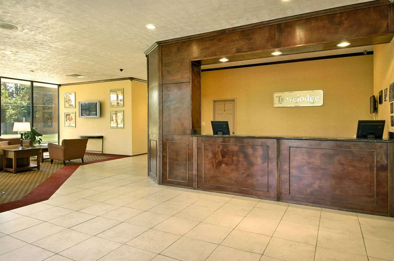 Williamsburg Suites