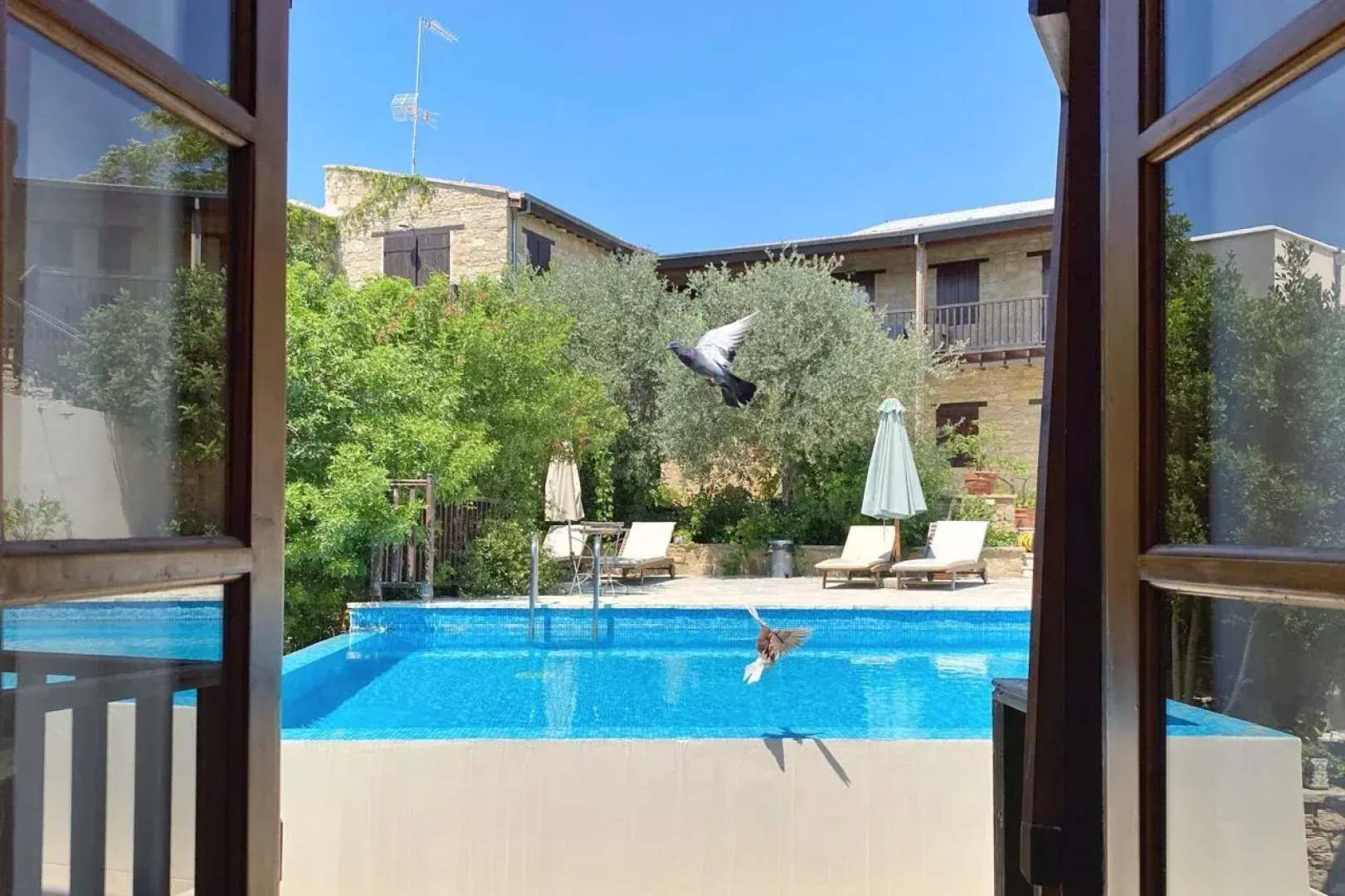 Eveleos Country House