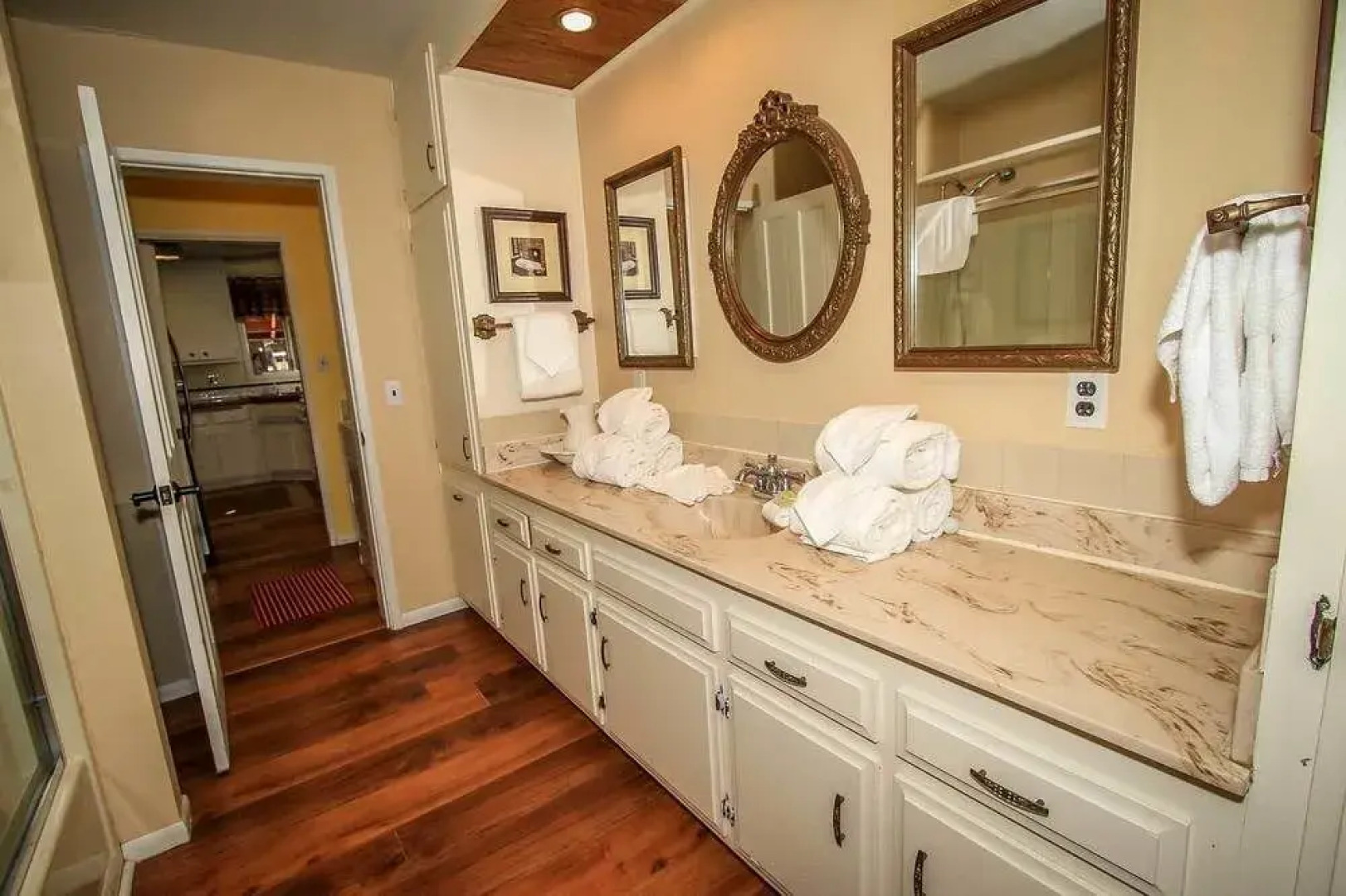 Kickback Kabin #1224