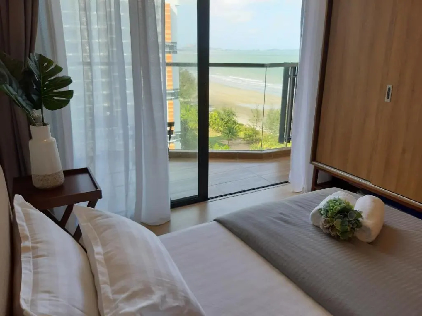 OmbakTimurbay Seafront Residence