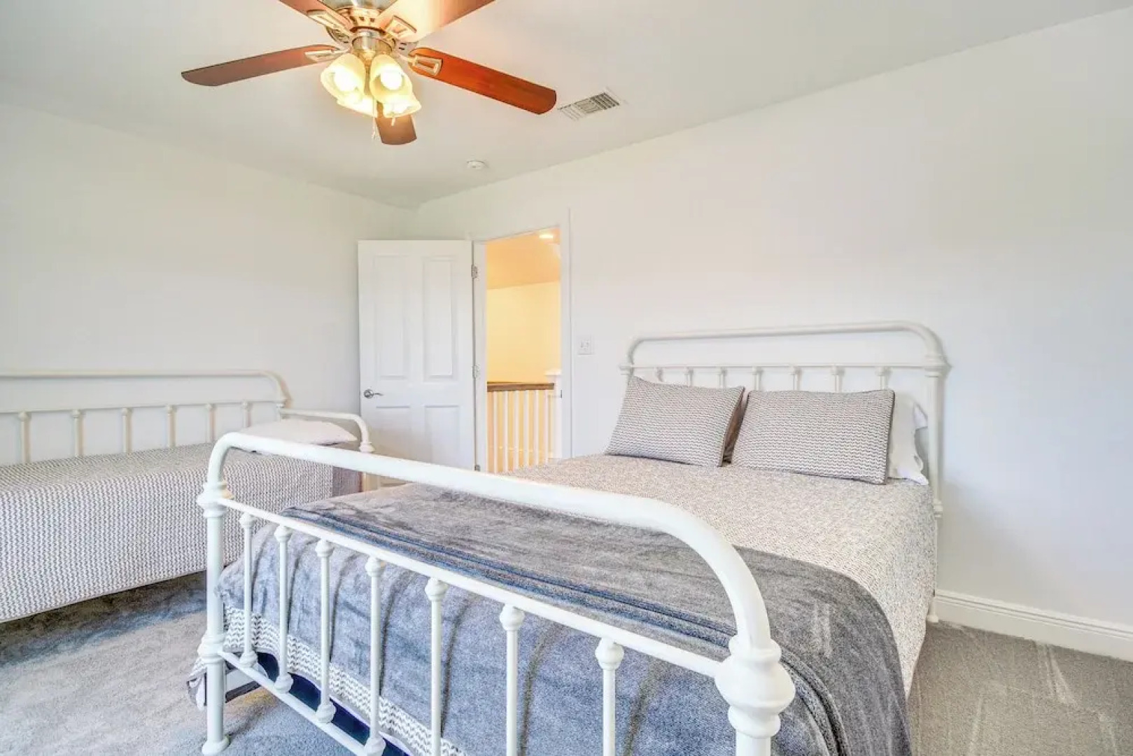 Walk to Beach: Oceanfront Home w/ Outdoor Kitchen