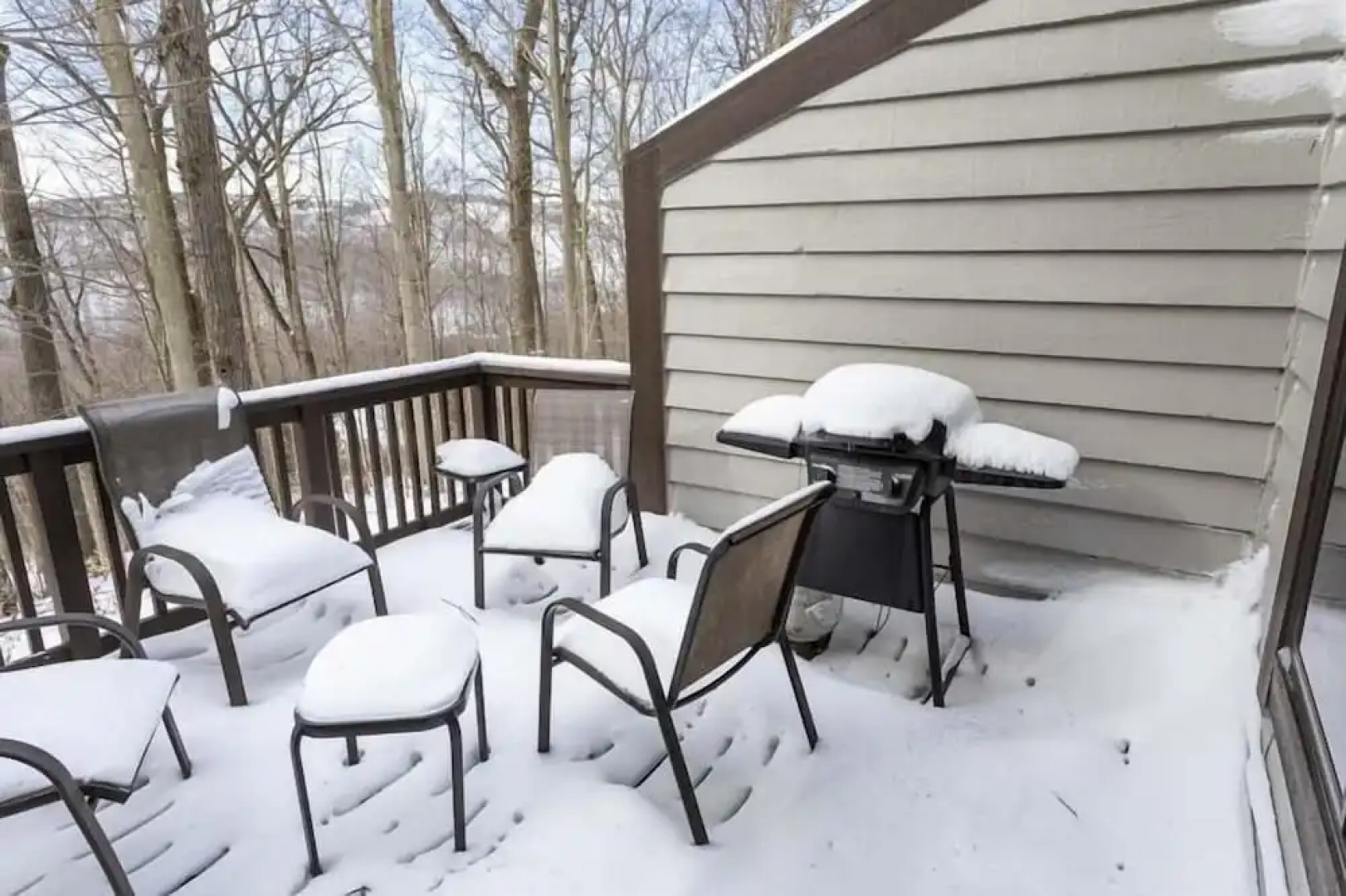 Seven Springs 3 BR Deluxe Condo, Near Golf Course by RedAwning