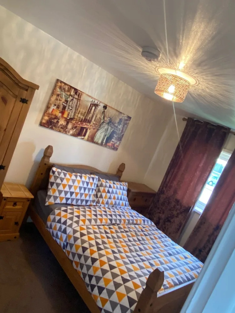 Stunning Beautiful 4-bed House in South Wales