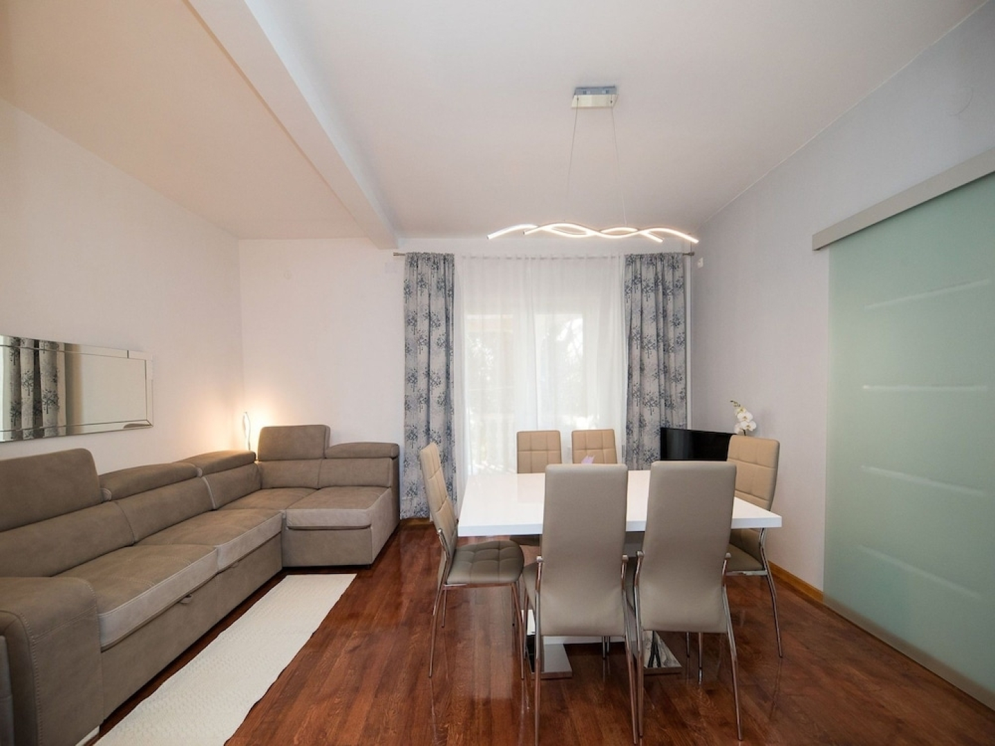 Beautiful Home With Private Pool, Roof Terrace and Summer Kitchen