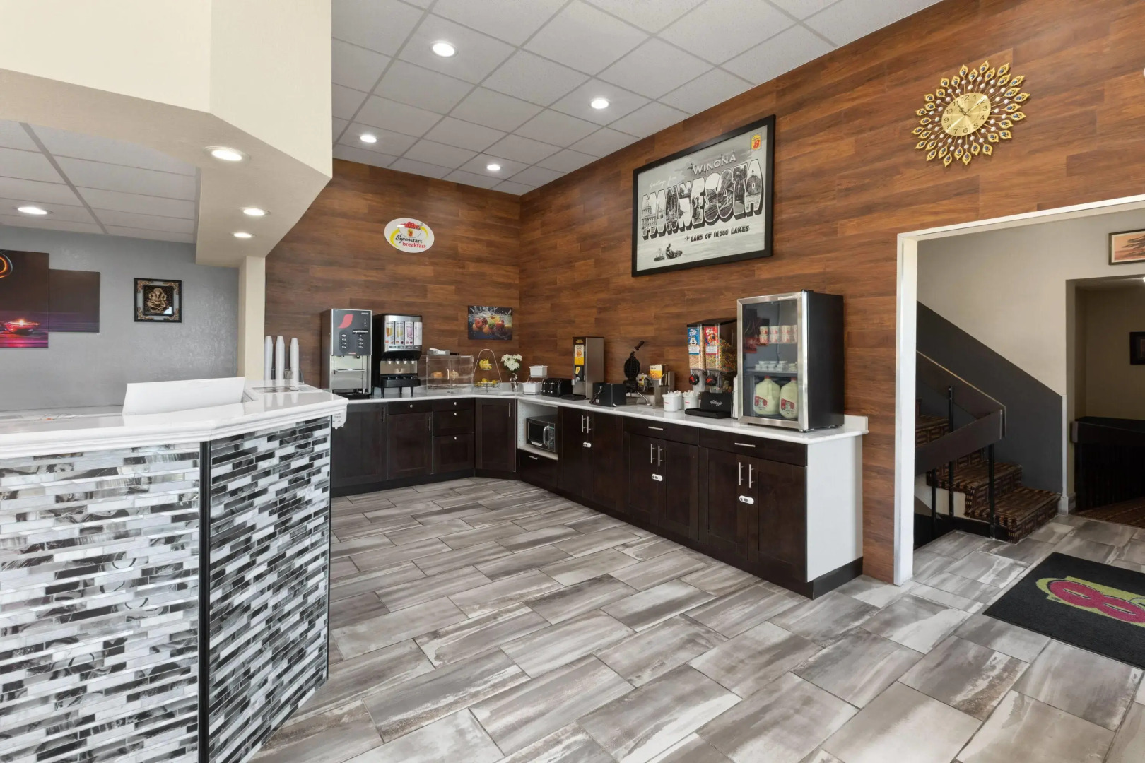 Super 8 by Wyndham Winona MN