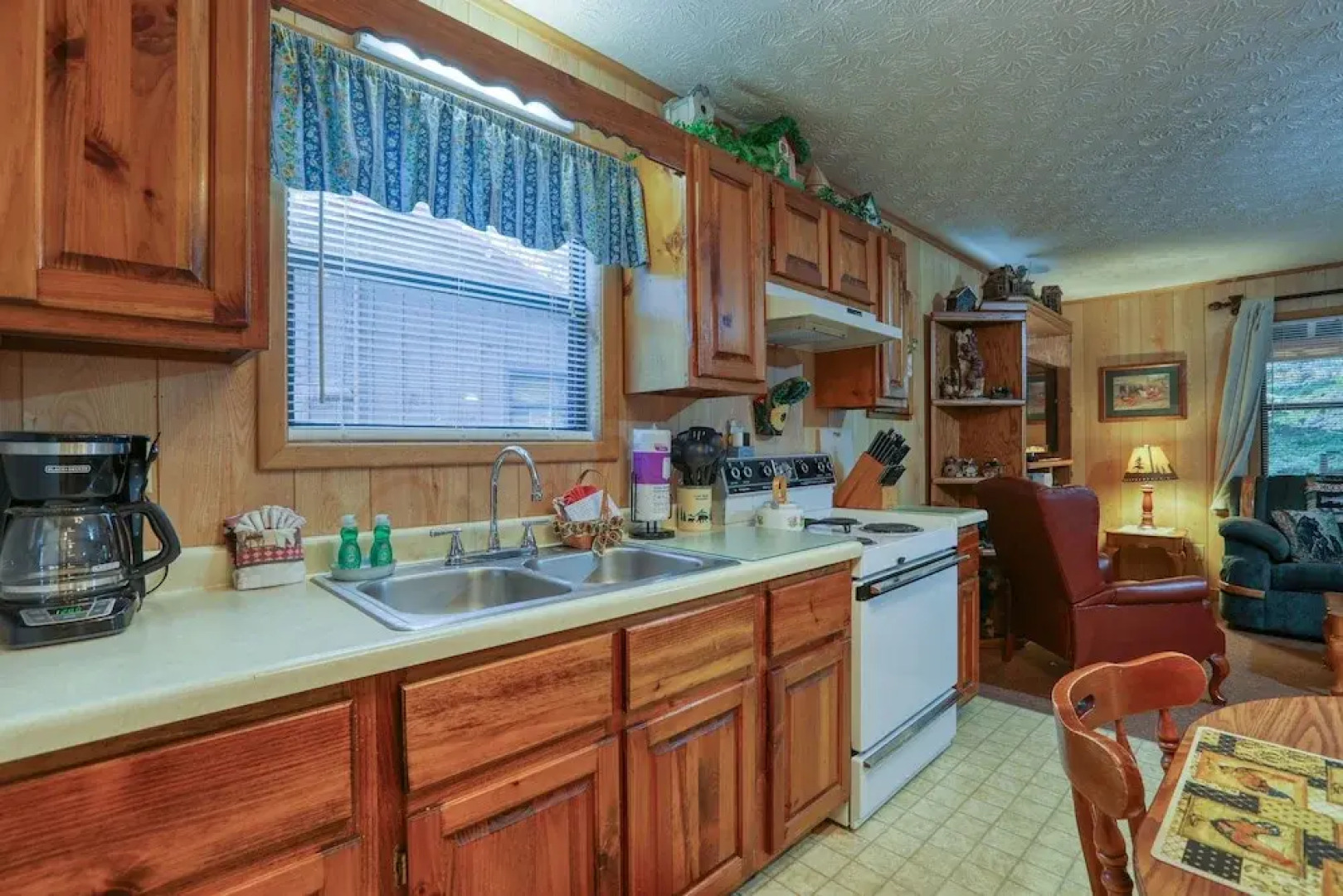 Whispering Creek - 2 Bedrooms, 1 Baths, Sleeps 6 Cabin by RedAwning