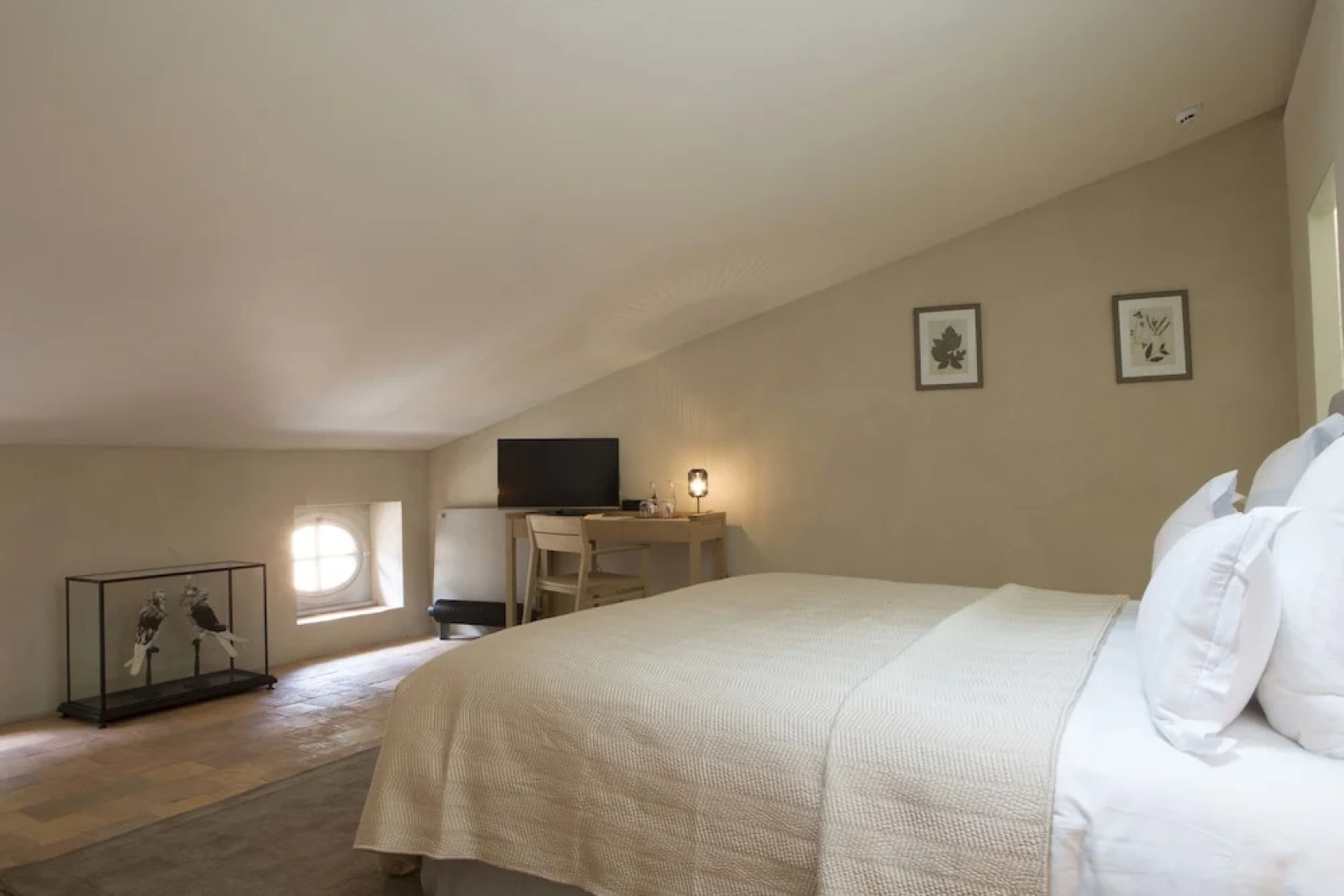 Hôtel de la Villeon - Hôtel 4**** - Bar - Jardins avec vues sur les vignobles - 50mns au sud de Lyon, en Ardèche