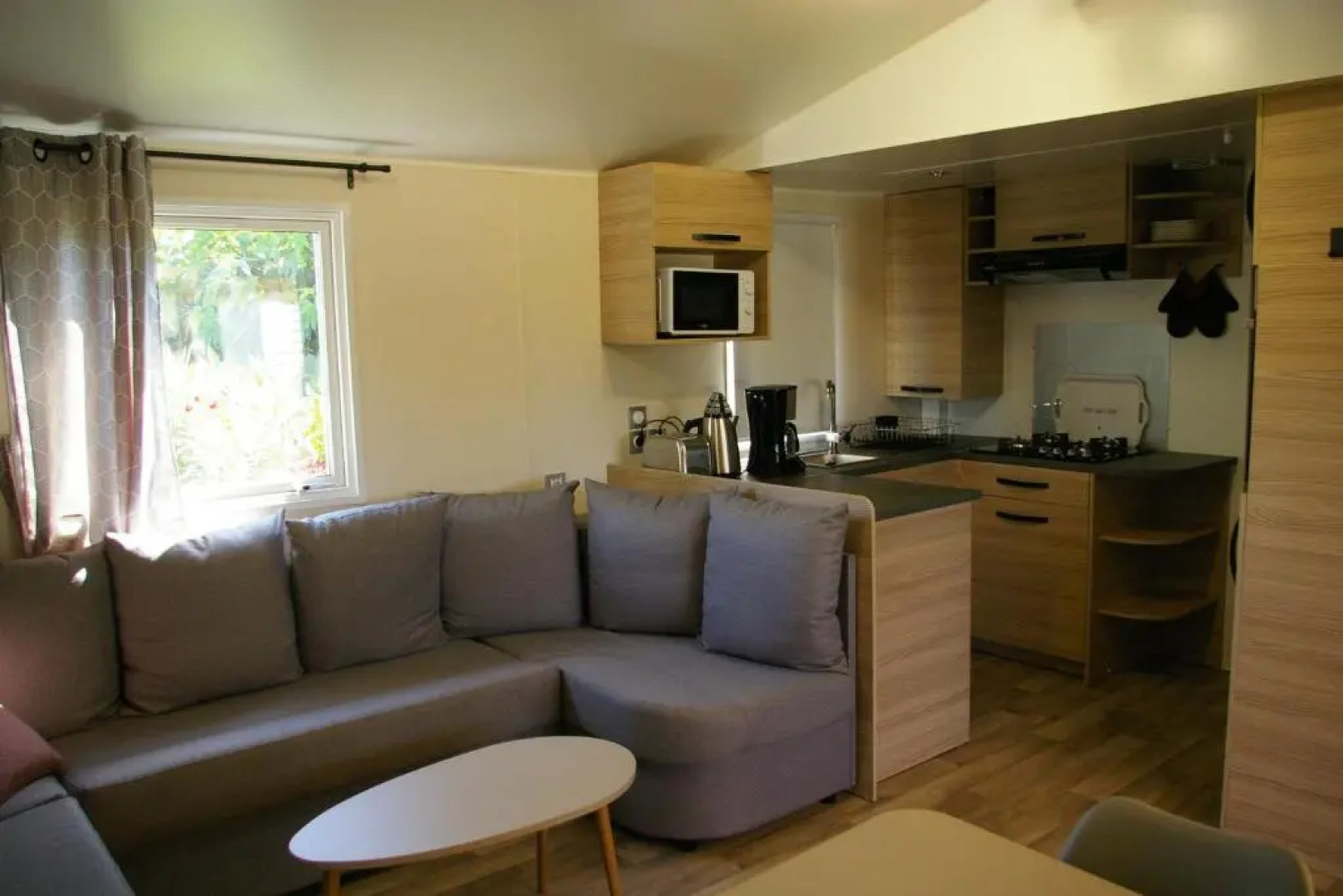 Mobile Home OuiReves 164 facing the Mediterranean