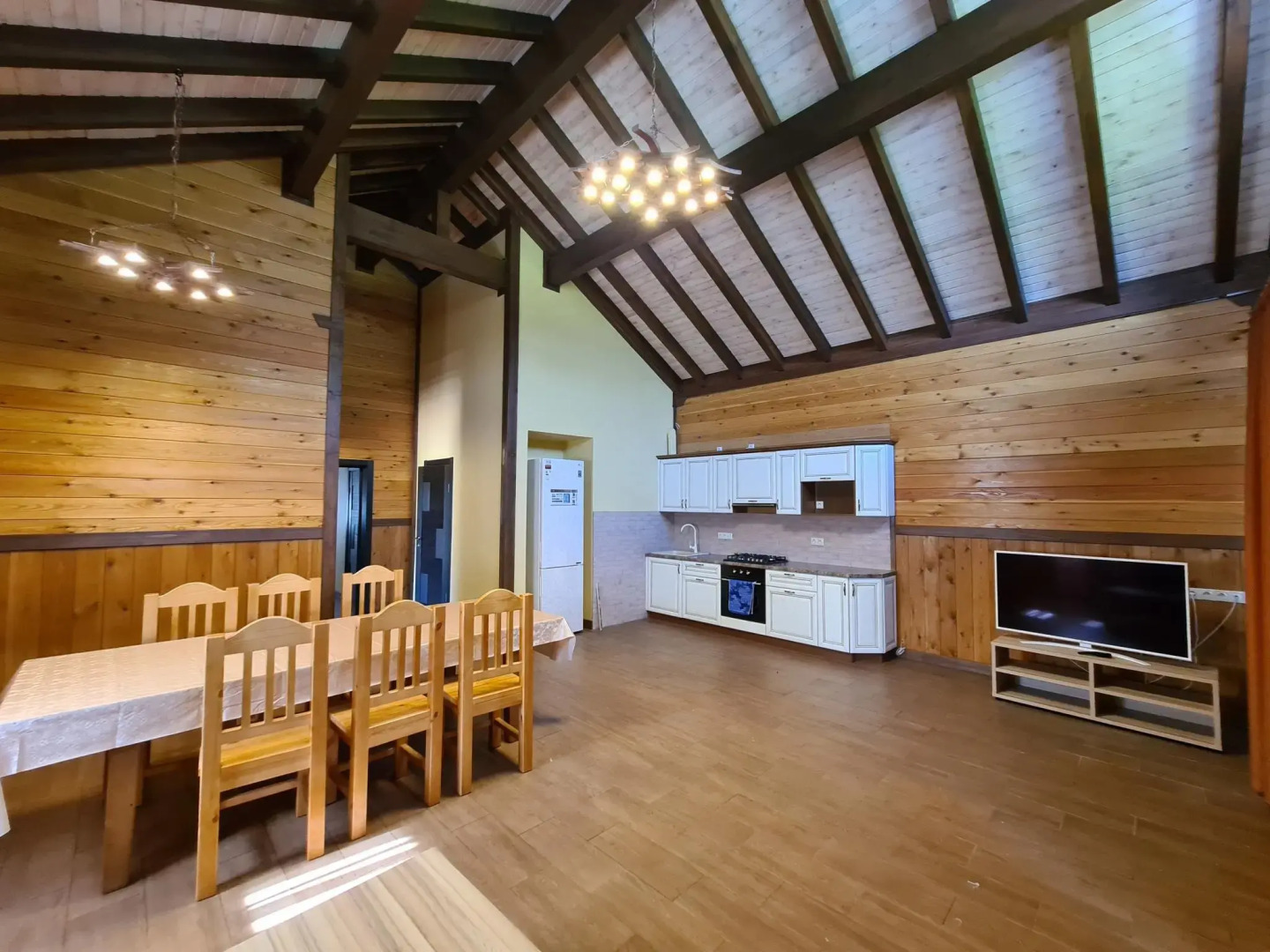 Коттедж В5 на базе отдыха Новинки Парк