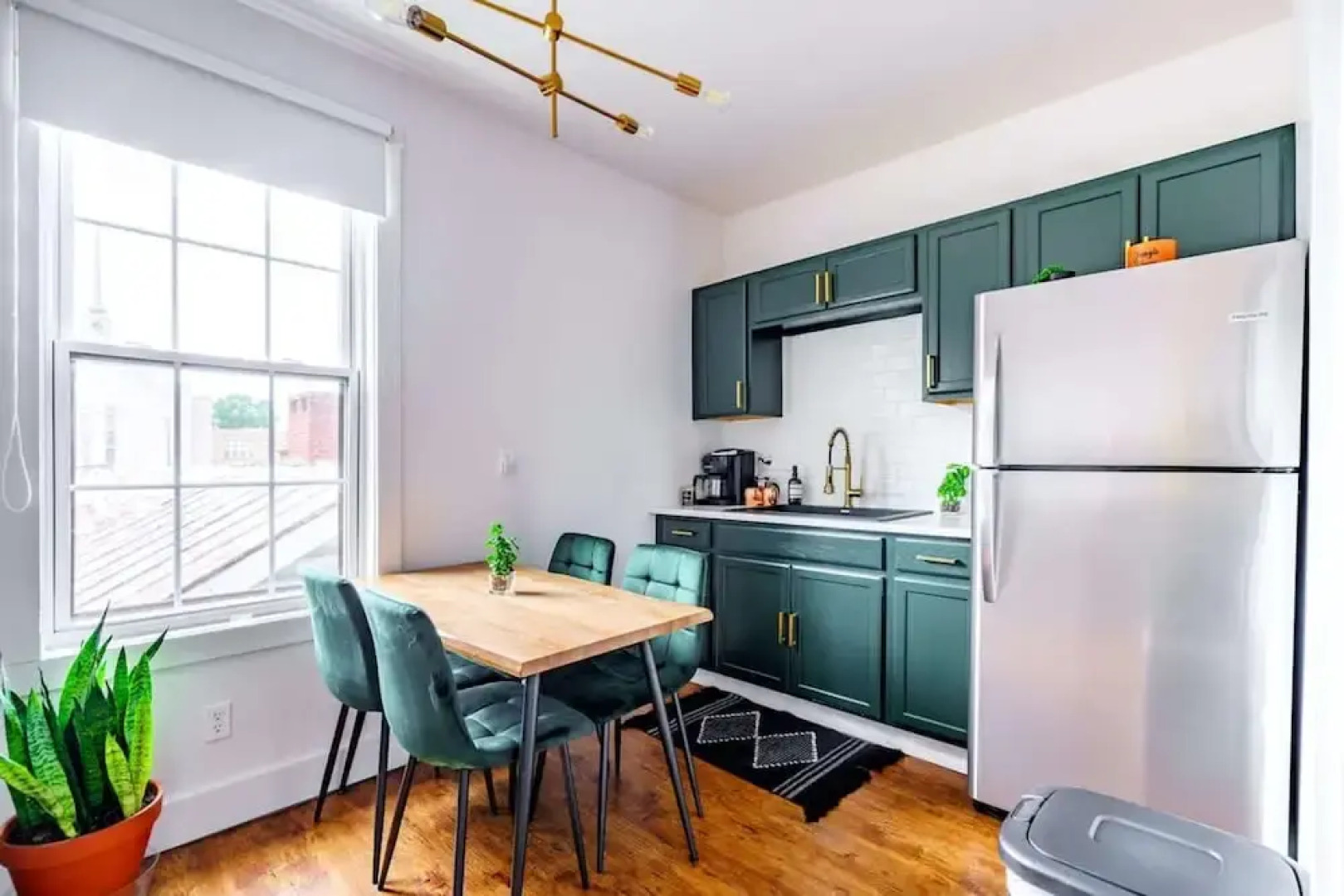 Prime Location Top Rated Clean Parking Free