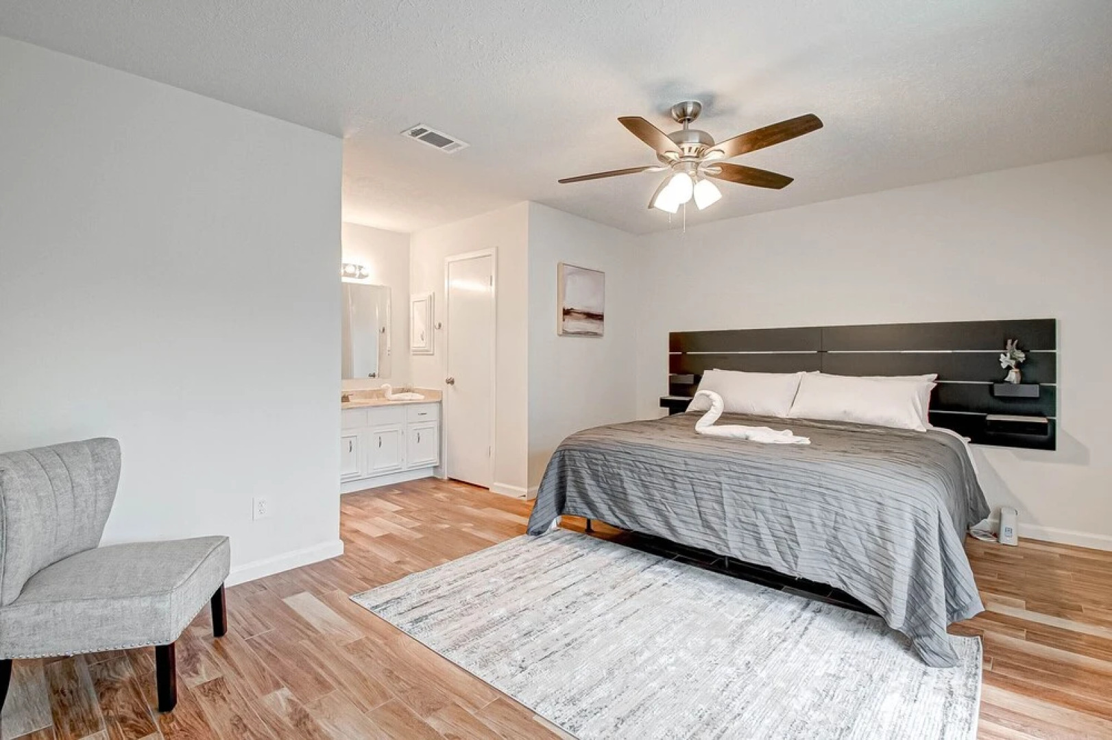 Ash Haven in Spring, Wifi, Extended Stay, Pet Friendly