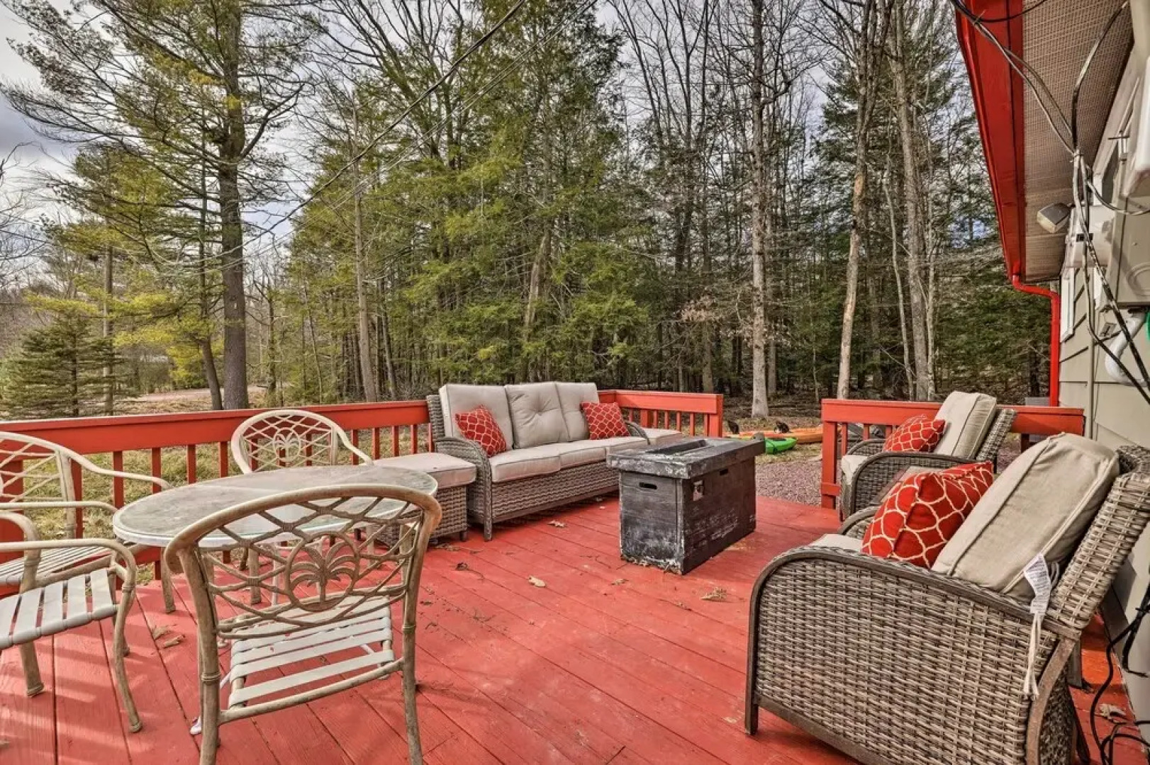 White Haven Lakeside Home w/ Kayaks & Fireplace!