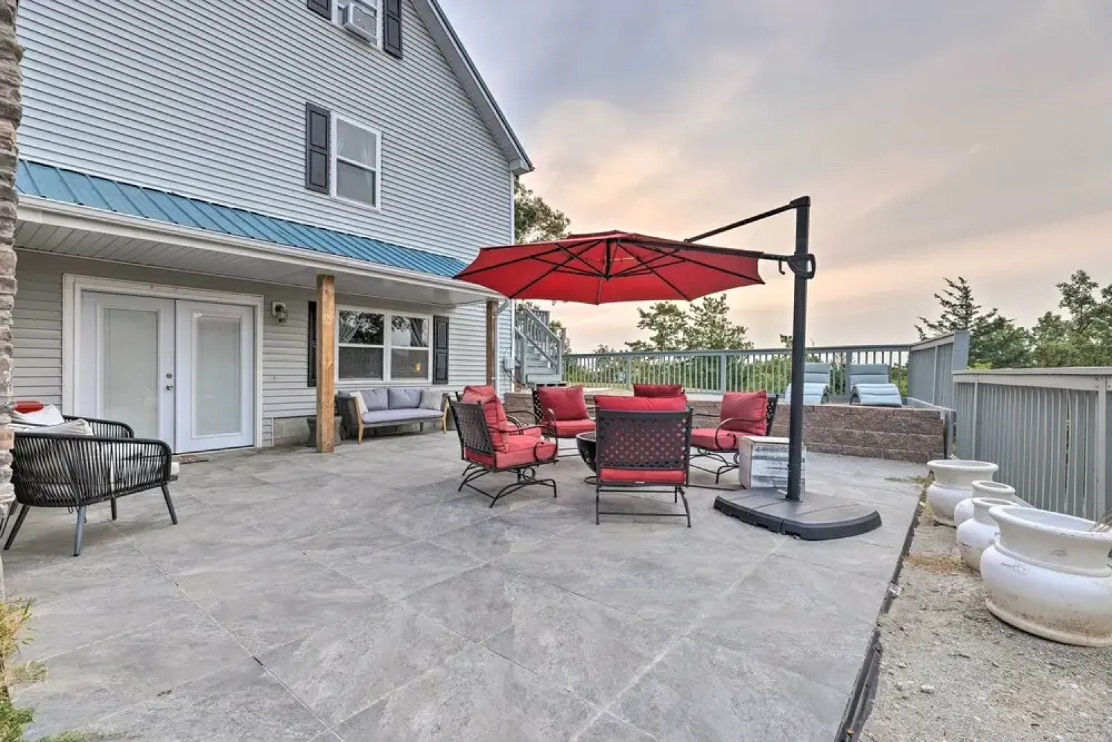 'hilltop Hideaway' Branson Home w/ Trampoline!